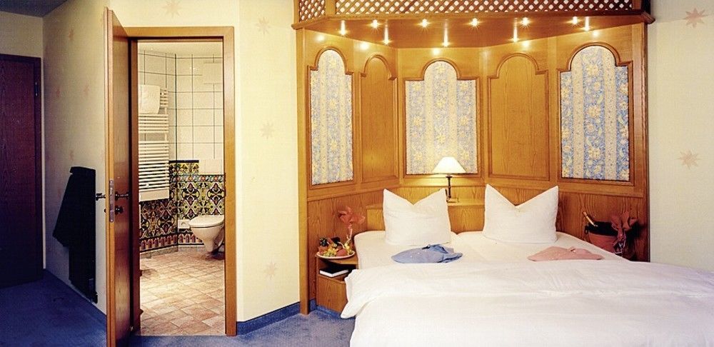 Gröditz Hotel Spanischer Hof מראה חיצוני תמונה