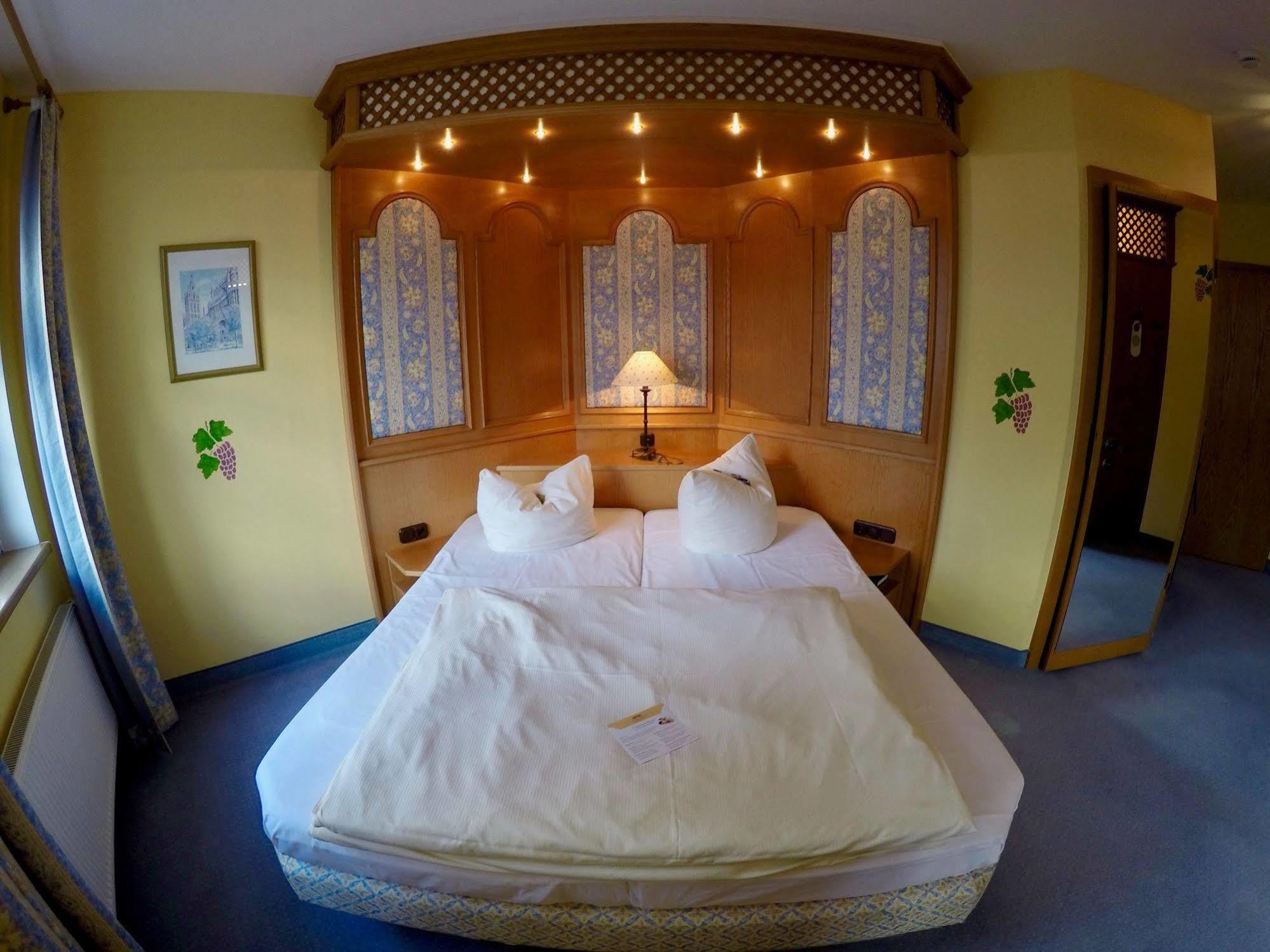 Gröditz Hotel Spanischer Hof מראה חיצוני תמונה