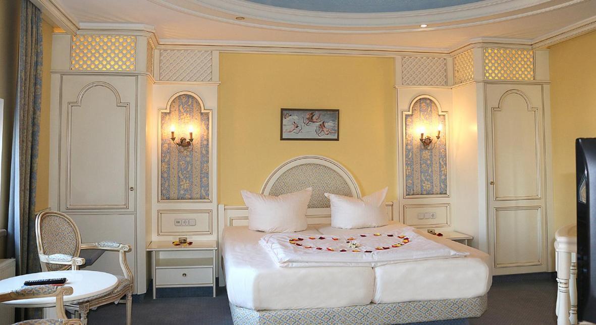 Gröditz Hotel Spanischer Hof מראה חיצוני תמונה