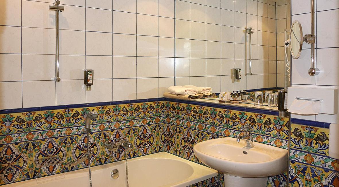 Gröditz Hotel Spanischer Hof מראה חיצוני תמונה