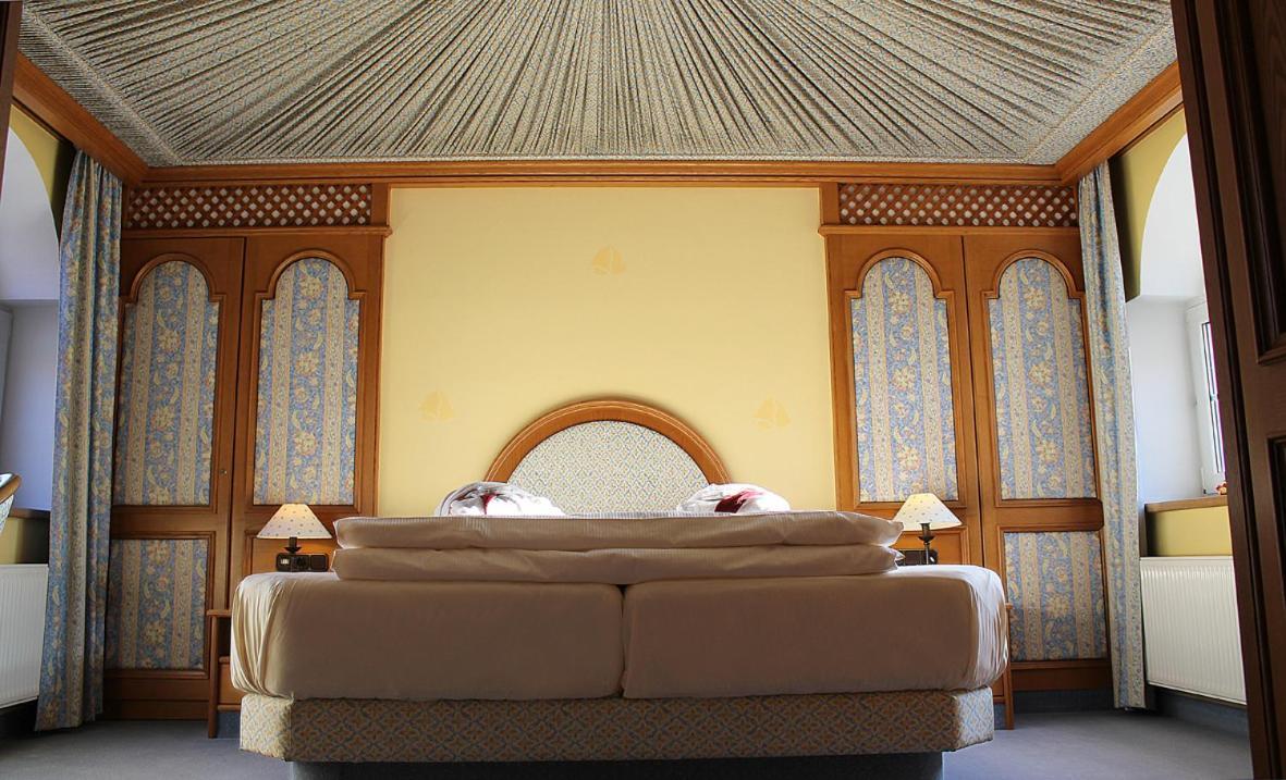 Gröditz Hotel Spanischer Hof מראה חיצוני תמונה